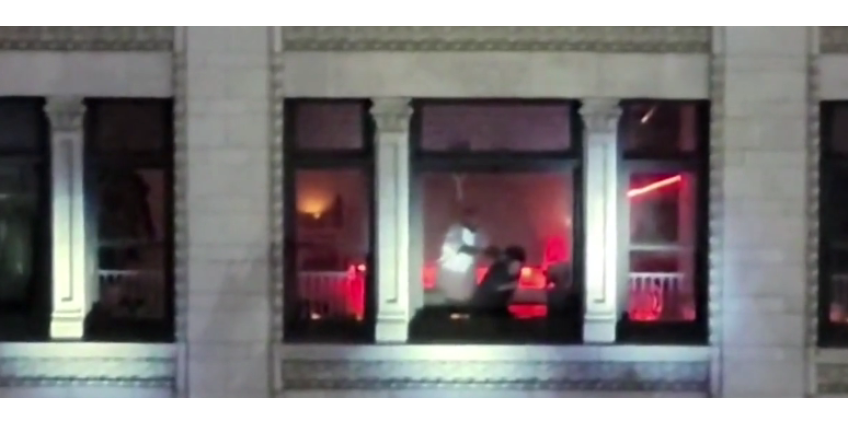 В Лос-Анджелесе спецназ освободил заложницу из захваченной квартиры