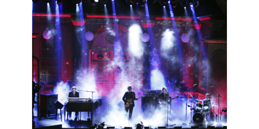 Один человек погиб, двое пострадали при падении с высоты на концерте рок-группы Phish