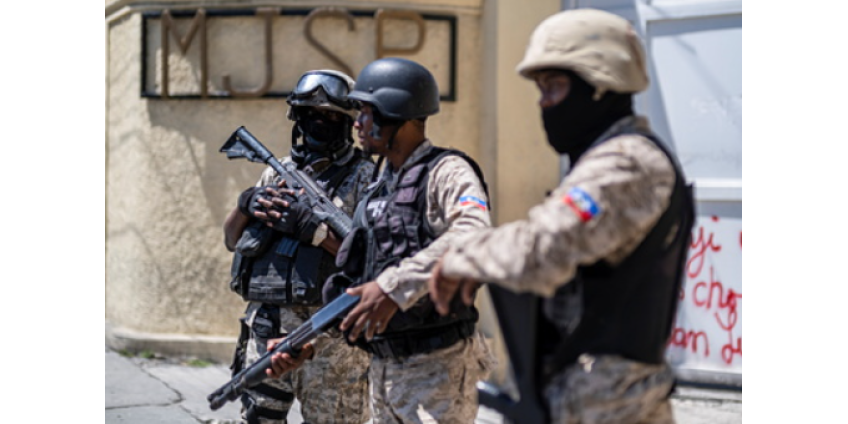 В столице Гаити бандиты захватили автобус с 50 пассажирами