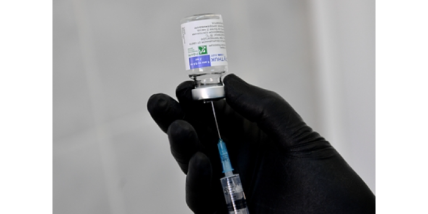 Число вакцинированных россиян превысило 50-процентный порог