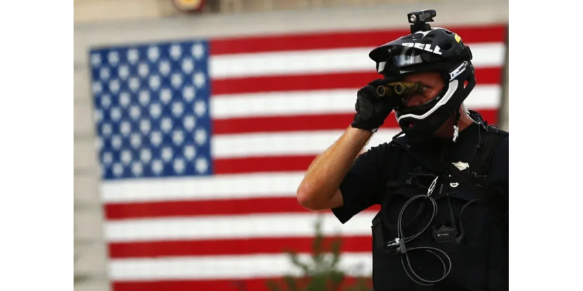 Неизвестный ранил покупателя в результате стрельбы в торговом центре в Северной Каролине