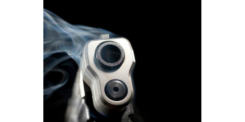 Полиция Лас-Вегаса обнародовала подробности стрельбы, в результате которой 2 офицера получили ранения, 1 подозреваемый погиб