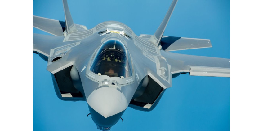 Появились подробности аварии F-35 на авианосце США