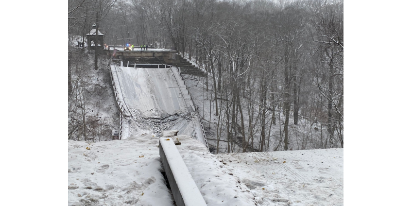 В США мост обрушился за несколько часов до приезда Байдена