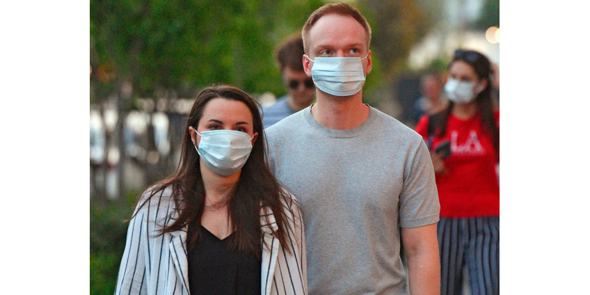 В Лос-Анджелесе призывают отказаться от обязательного ношения масок