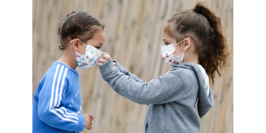 Школьникам Сан-Диего разрешили снять маски на открытом воздухе