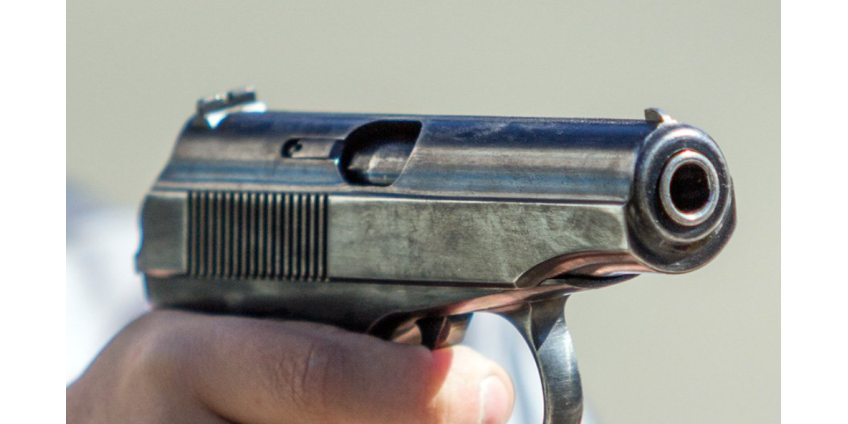 В США четырехлетний мальчик по указке отца выстрелил в полицейского