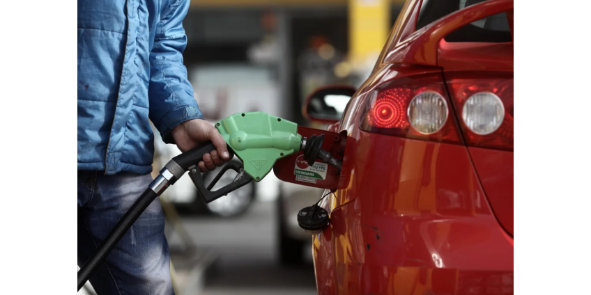 Владельцы автомобилей в Калифорнии могут получить помощь до 800 долларов, чтобы компенсировать затраты на бензин