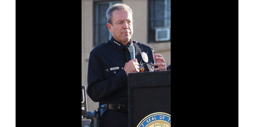 Начальник полиции Лос-Анджелеса призвал жителей к бдительности на фоне роста вооруженных ограблений