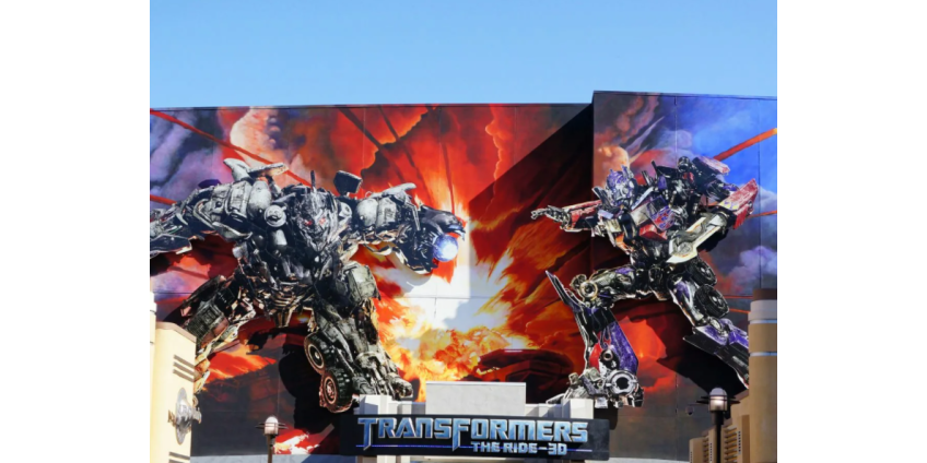Около десятка человек застряли на Universal Studios Transformers Ride из-за отключения электроэнергии