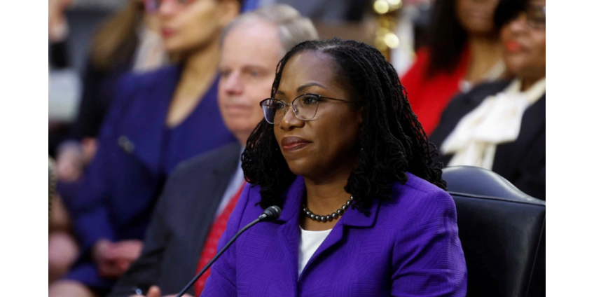Афроамериканку впервые утвердили судьей Верховного суда США