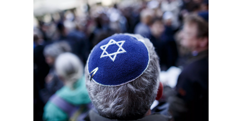 В Западном Голливуде были замечены автомобили с антисемитскими сообщениями