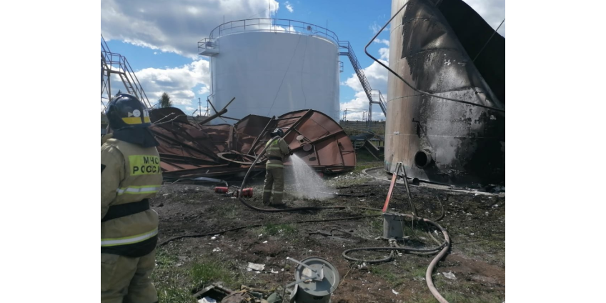 На российской нефтебазе произошел взрыв