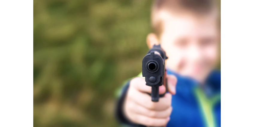 Стрельба в Комптоне: мальчик случайно выстрелил в свою младшую сестру