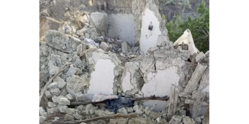 Более 900 человек погибли при землетрясении в Афганистане
