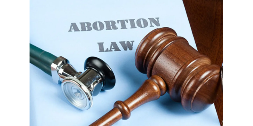 Тысячи жителей США вышли на протест из-за закона об абортах