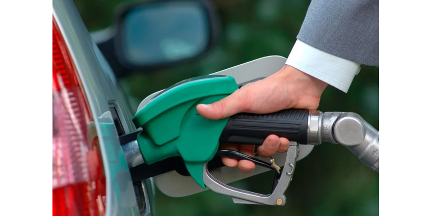 Средняя цена на бензин в округе Сан-Диего падает 16-й день подряд