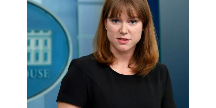 Ушла в отставку директор по связям с общественностью Белого дома