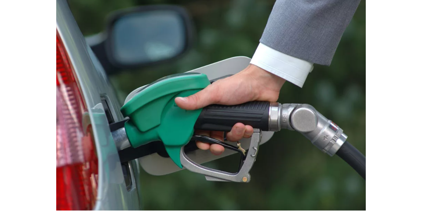 Цена на бензин в Сан-Диего упала ниже 5 долларов