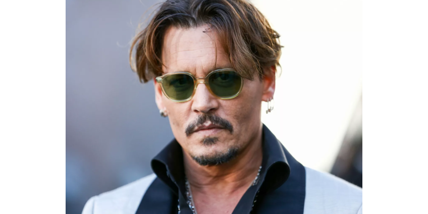 Джонни Депп дебютировал как художник и продал 780 работ за несколько часов