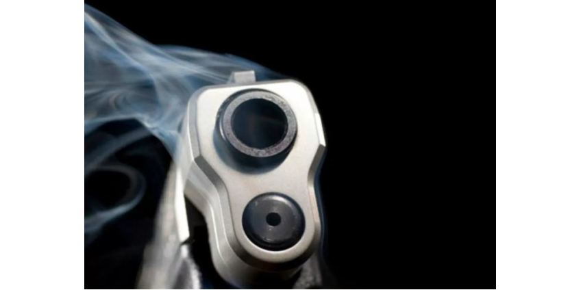 Мужчина найден смертельно раненым на тротуаре в Мэйвуде