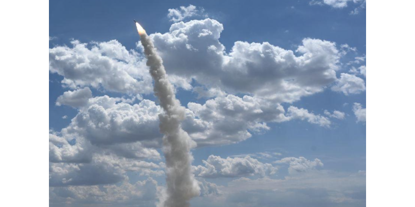 Япония захотела вооружиться дальнобойными ракетами из-за Китая