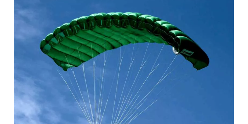 Женщина отметила 91-й день рождения прыжком с парашютом