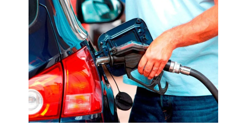 Цены на бензин в Лос-Анджелесе превысили 6 долларов после ночного всплеска