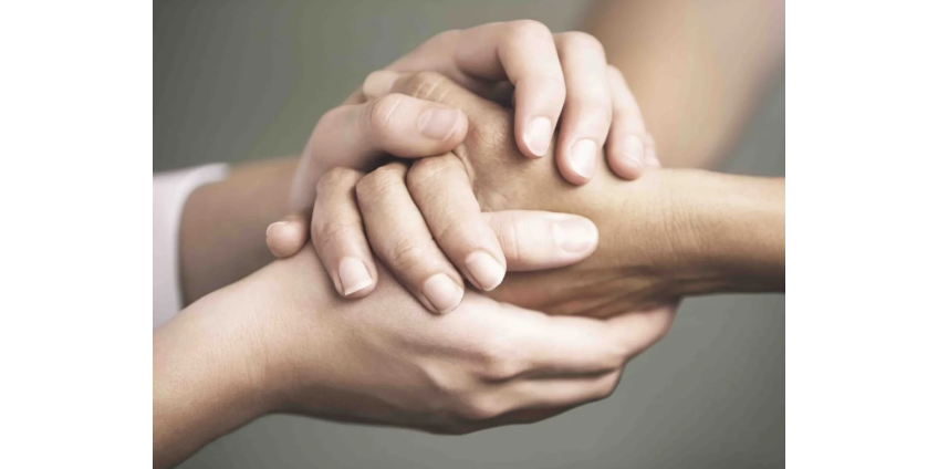 Попавшая в аварию беременная женщина забыла про схватки и помогла пострадавшим