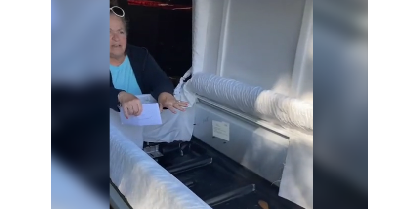 Семья арендовала гроб для вечеринки и получила его вместе с останками