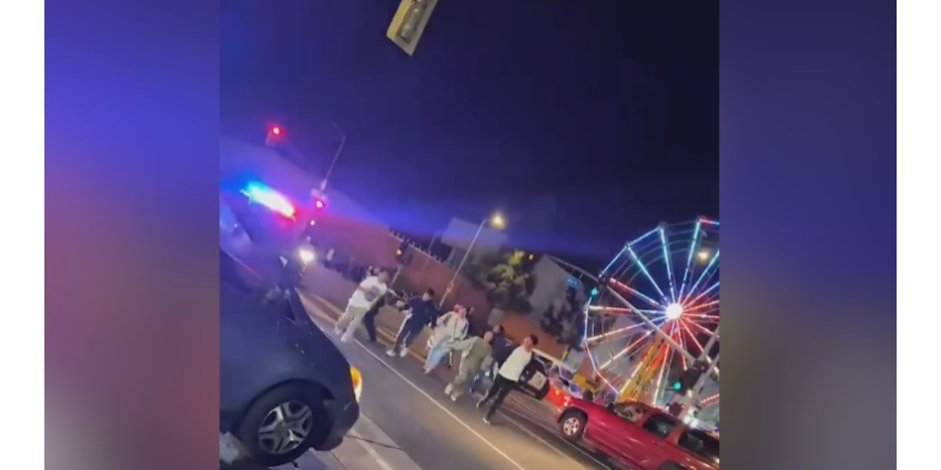 В Лос-Анджелесе пострадали 6 человек при наезде автомобиля на участников карнавала