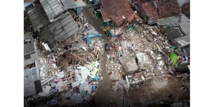 Мальчик два дня провел под завалами после землетрясения и выжил