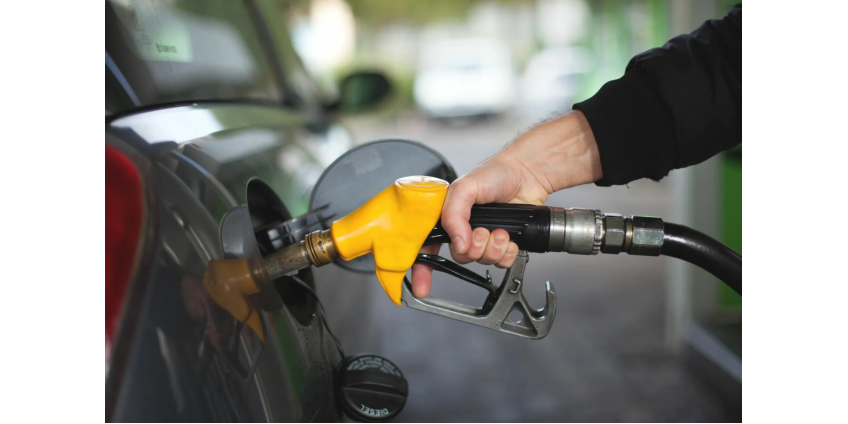Средняя цена на бензин в округе Лос-Анджелес упала до самого низкого уровня с 3 марта