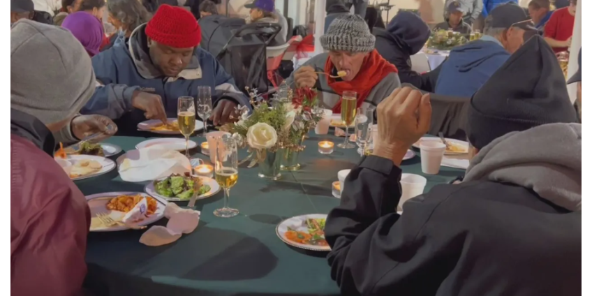 «Friends in the Desert» собирают пожертвования для обеспечения питанием бездомных