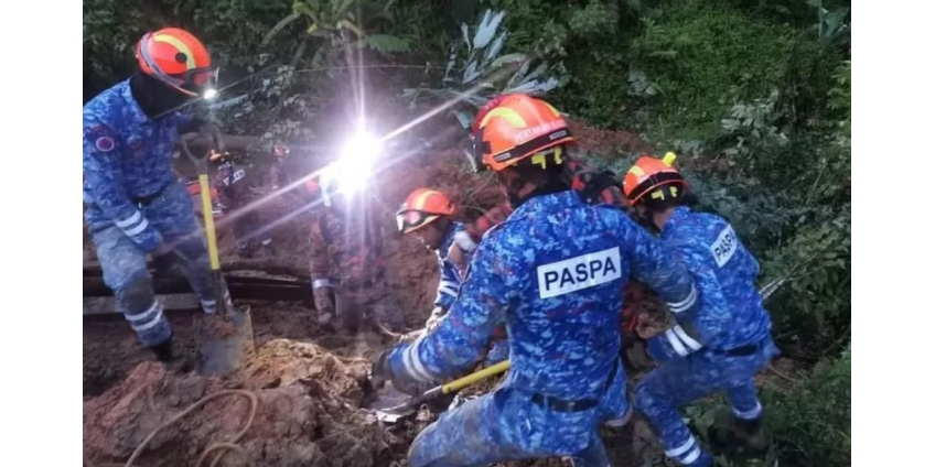 Более десяти человек погибли в результате оползня в Малайзии