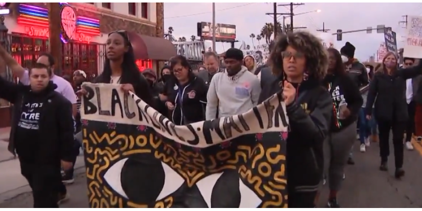 Протестующие BLM требуют справедливости для Тира Николса и Кинана Андерсона