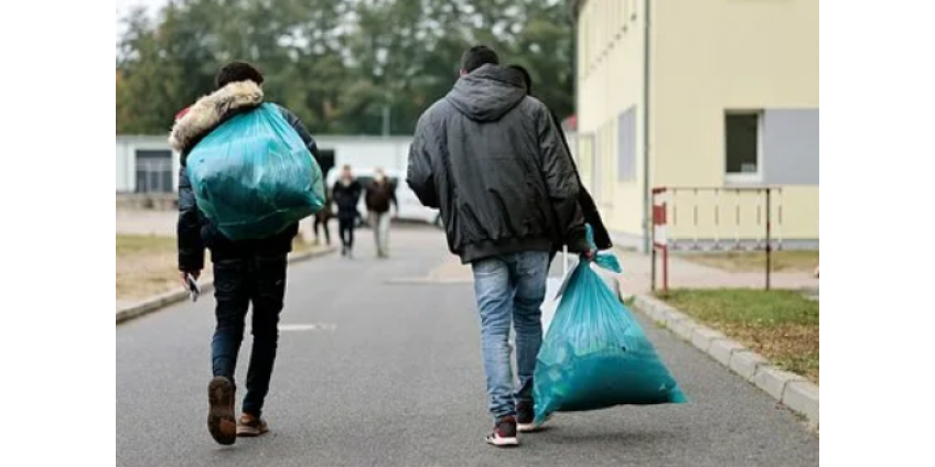 Возмущенные количеством беженцев немцы вышли на протесты