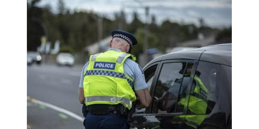 Полиция задержала проездившего 50 лет без прав водителя