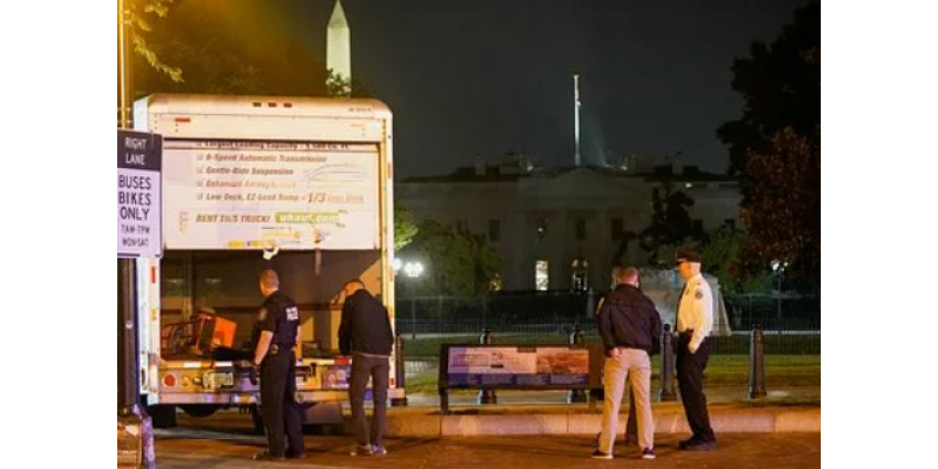 Разбивший грузовик возле Белого дома хотел покончить с демократией в США