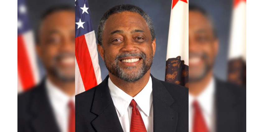 Каррен Прайс временно покидает пост президента городского совета Лос-Анджелеса после обвинений в коррупции