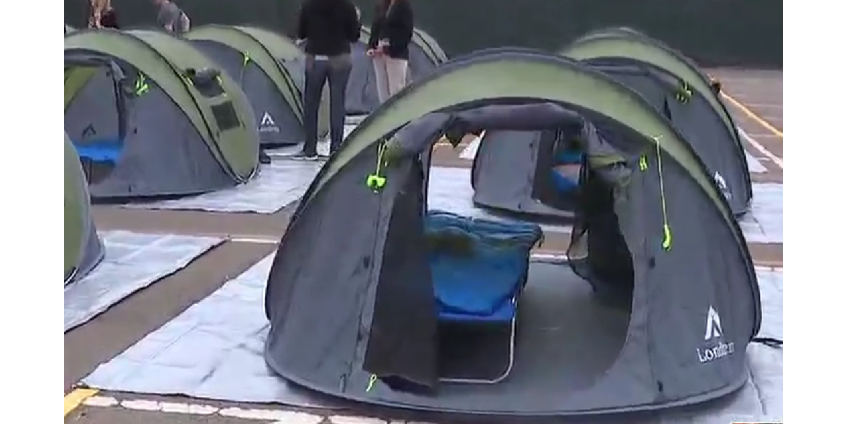 В Сан-Диего открыли новое безопасное спальное место для бездомных