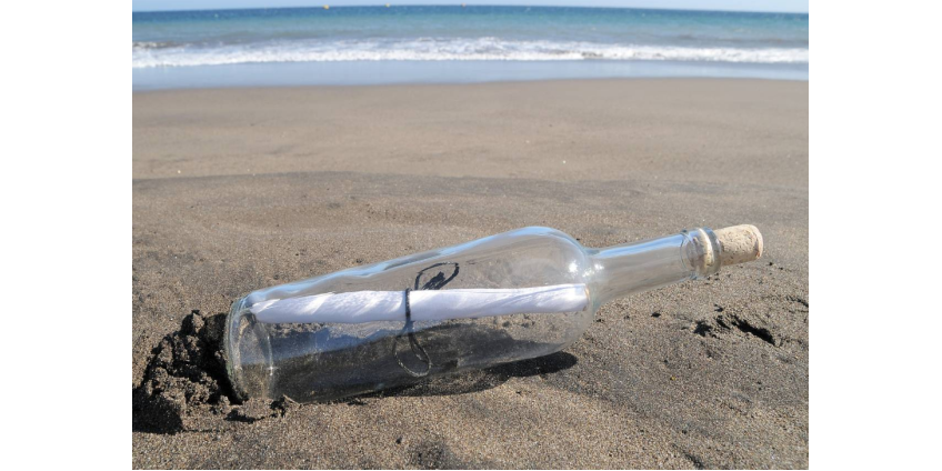 Мужчина за час нашел автора брошенного в океан 35 лет назад послания в бутылке