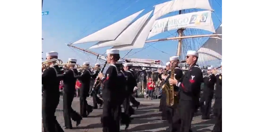 Сан-Диего возобновляет парад в честь Дня ветеранов