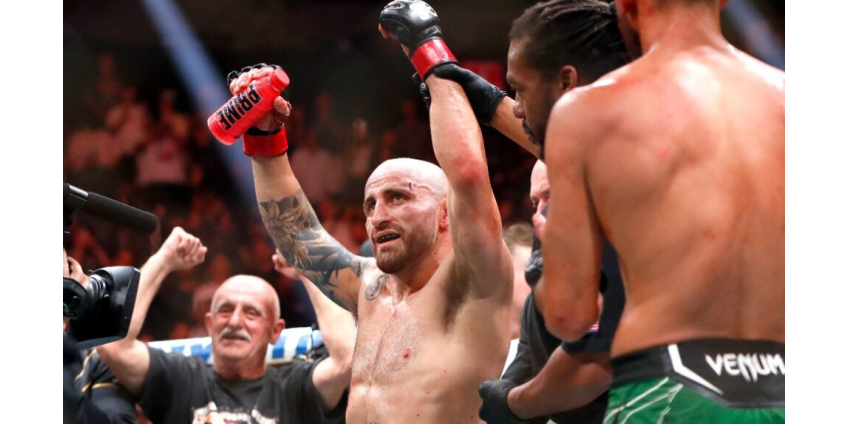 Волкановски в пятый раз отстоял титул чемпиона UFC