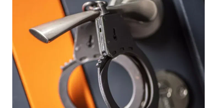 Мошенники заставили россиянку поджечь военкомат