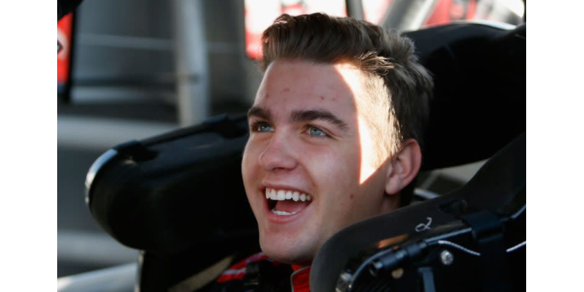 Гонщика NASCAR Грэгсона отстранили за лайк к посту о Джордже Флойде