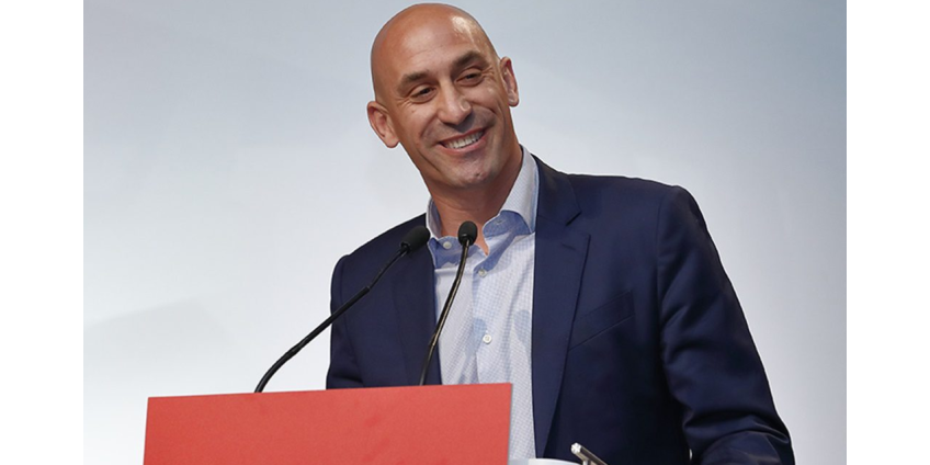 Глава RFEF ответил на вопрос об увольнении из-за поцелуя футболистки на ЧМ