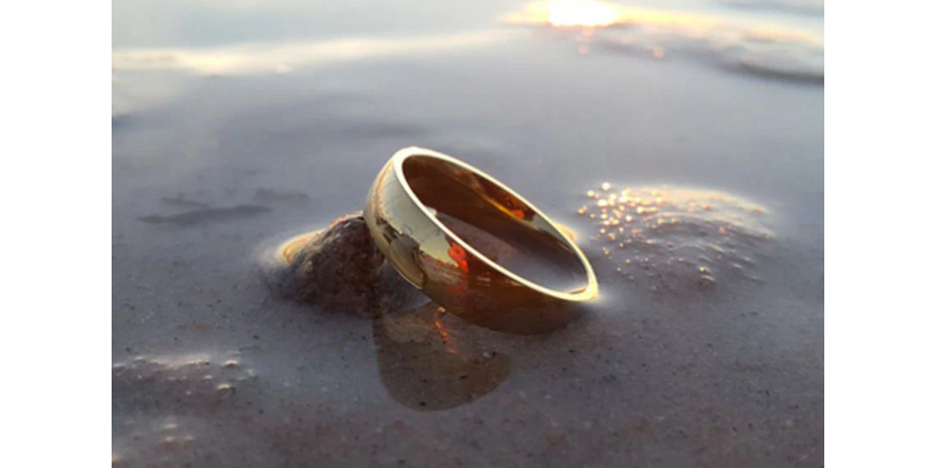 Потерянное кольцо пролежало 14 лет на дне озера и вернулось к владельцу