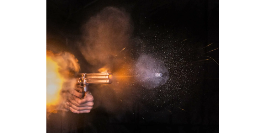 4 выстрела в ресторане в Дауни, подозреваемые все еще на свободе