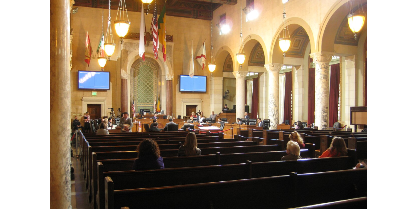Совет Лос-Анджелеса одобрил предложение о создании зон уличной торговли в Голливуде